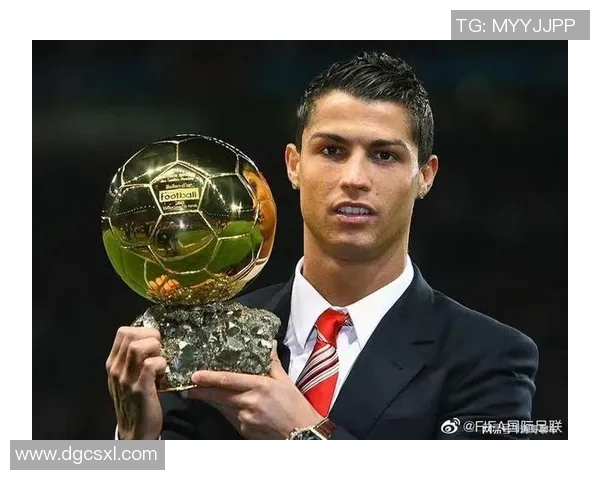 男子足球界的顶尖明星盘点及其辉煌成就分析 男子足球界的顶尖明星盘点及其辉煌成就分析