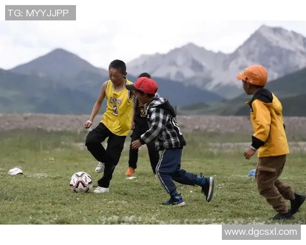 足球场外的爱恋与背叛足球明星们的情感纠葛与成长故事